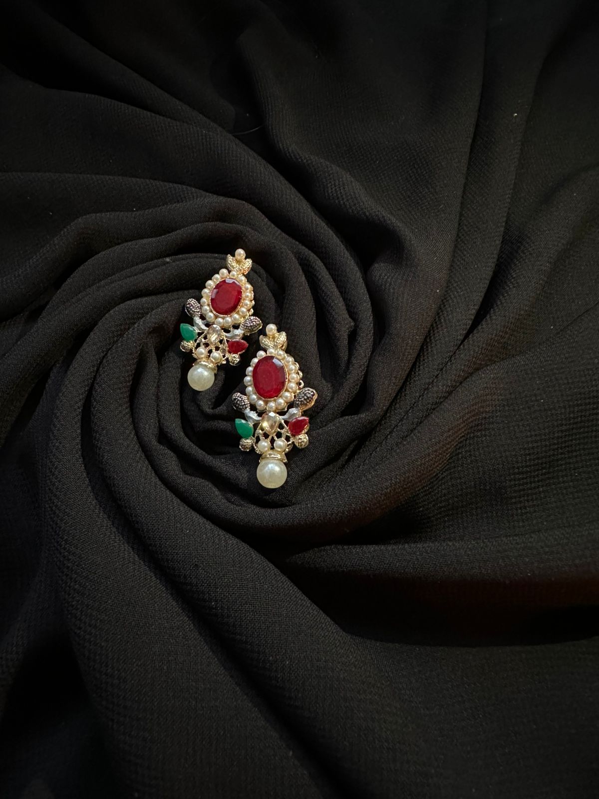💎 Rangrez Royale – Pearl & Stone Jewelry Set